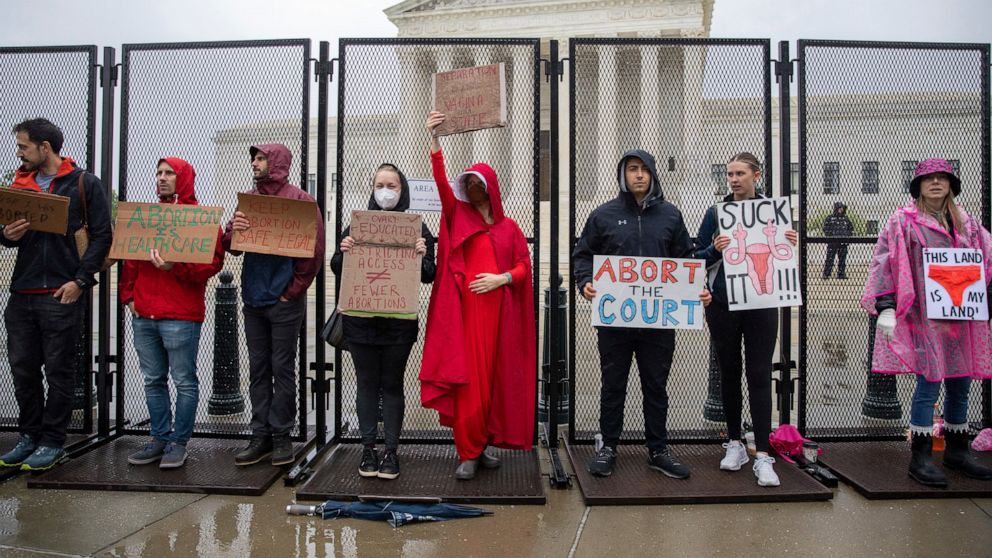 Des manifestants pour le droit à l’avortement se rassemblent dans les villes des États-Unis