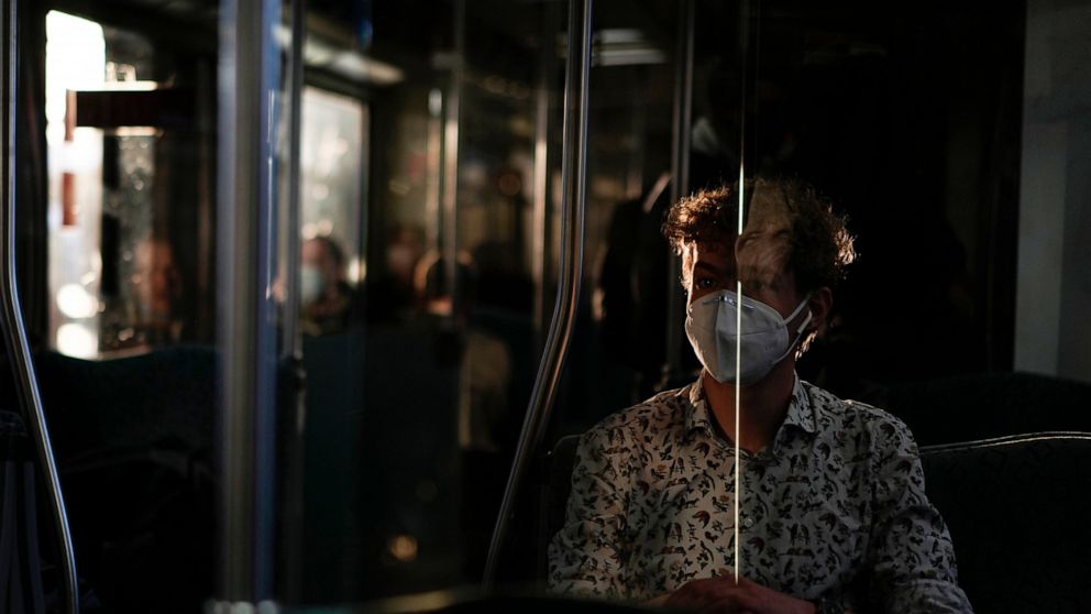 Deutscher Arzt wegen illegaler Ausstellung von Maskenverzichtserklärungen inhaftiert