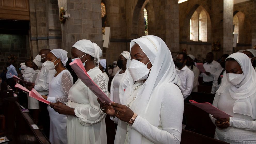 Live updates: Pope holds Christmas Eve Mass amid Italy surge