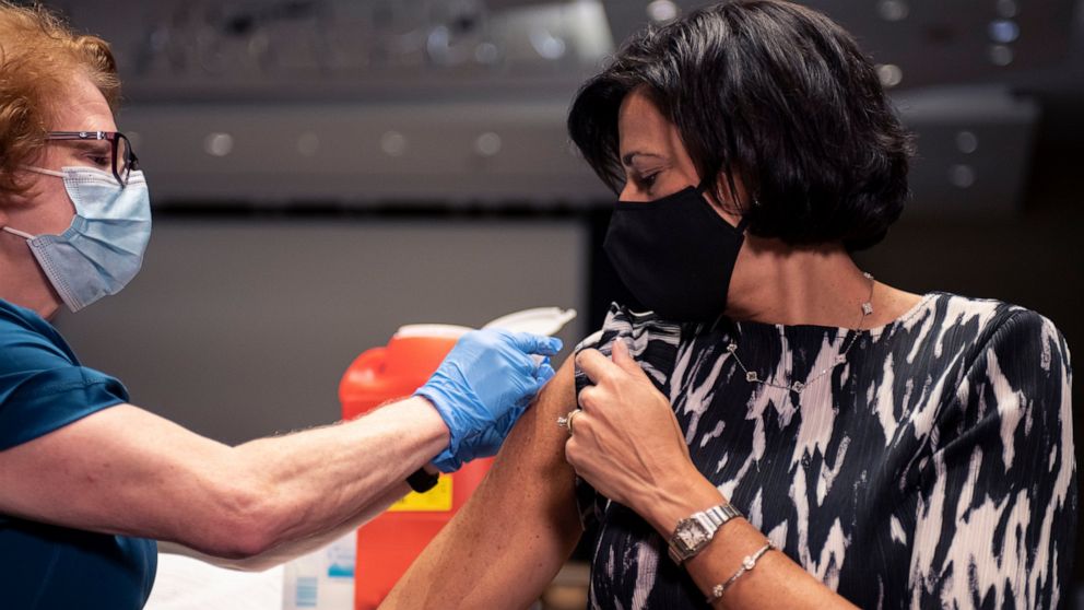 US health experts urge flu shots to avoid 'twindemic'