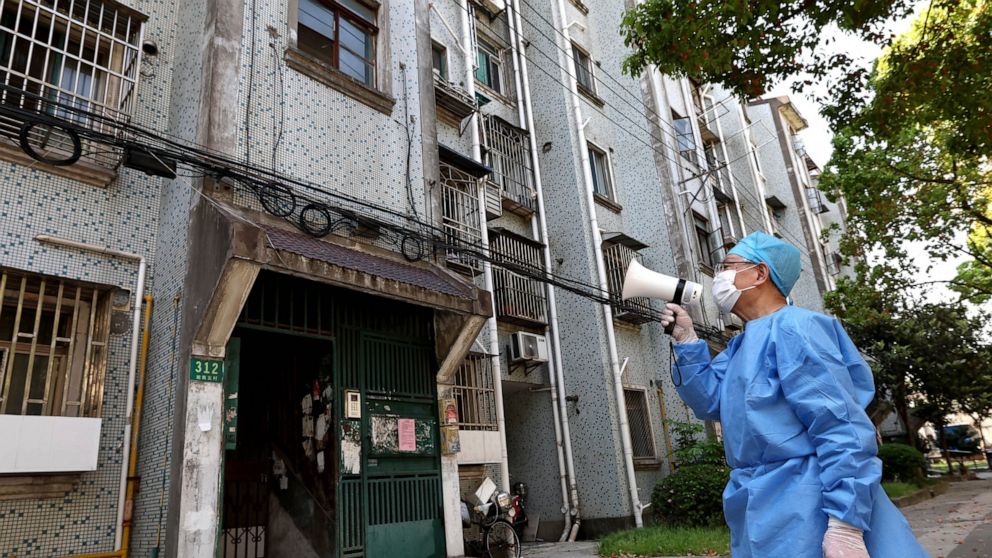 Shanghai releases more from virus observation amid lockdown