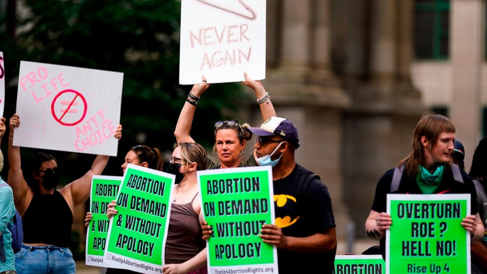 Après la mi-mandat, les États pèsent les protections contre l’avortement, les interdictions
