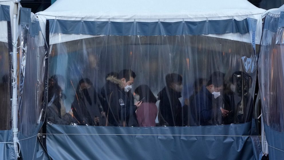 S. Korea marks deadliest day of pandemic as omicron looms