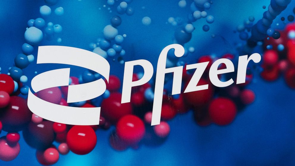 Pfizer agrees to let other companies make its COVID-19 pill