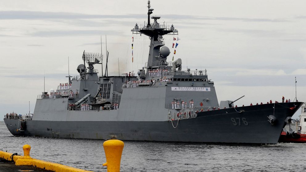 South Korean gov't apologizes over virus-stricken destroyer