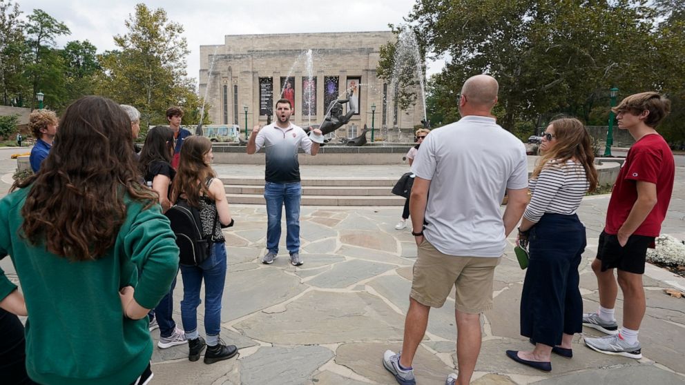 Foreign students returning to US, but below pre-COVID levels