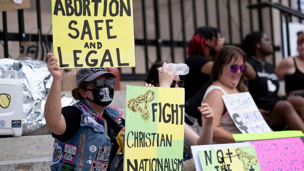 Un juge annule l’interdiction de l’avortement en Géorgie d’environ 6 semaines