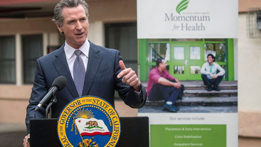 Le gouverneur de Californie approuve les tribunaux de santé mentale pour les sans-abri