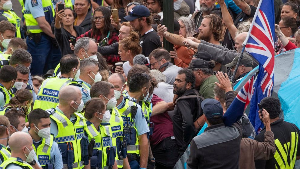 New Zealand tries earworm 80s hits to flush out protesters
