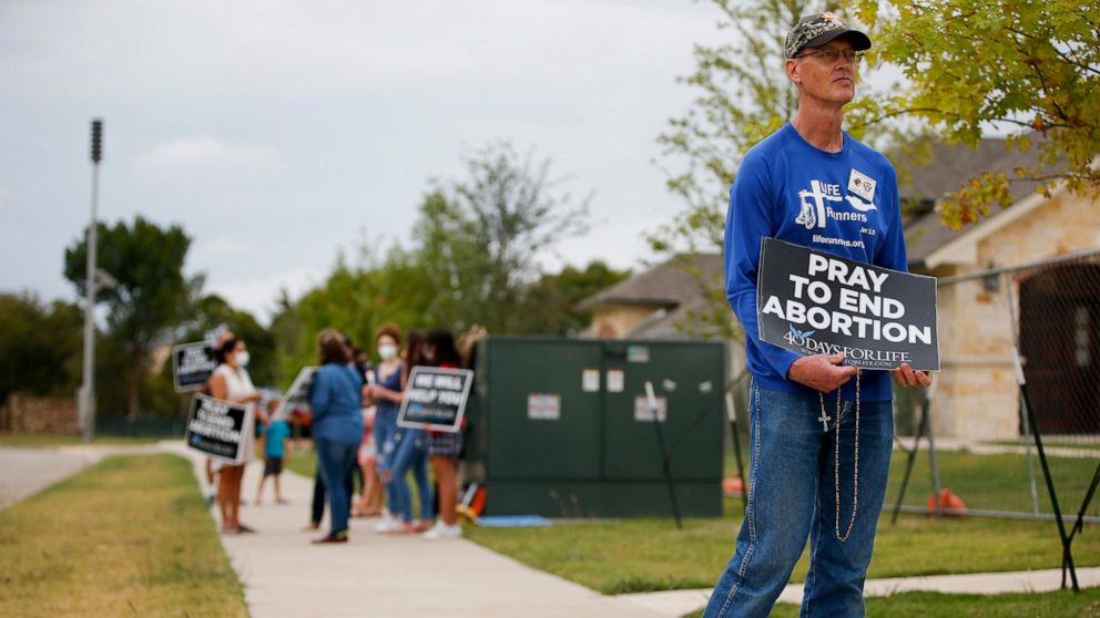 Justice department urges judge to halt Texas abortion law