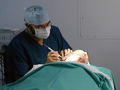 VIDEO: No More Knives Surgery-Free Makeovers