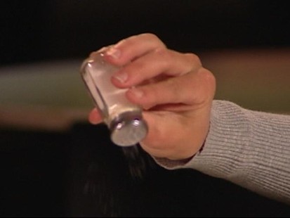 VIDEO: If Americans cut 3 grams of daily salt intake, 92,000 lives could be saved.