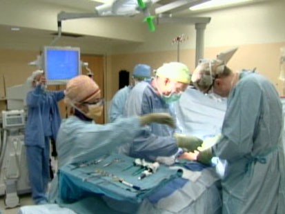 VIDEO: Surgeons who use verbal checklist can reduce complications in operations.