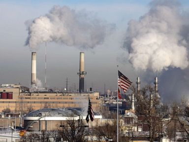 EPA limits 4 types of power plant pollution with sweeping rulemaking
