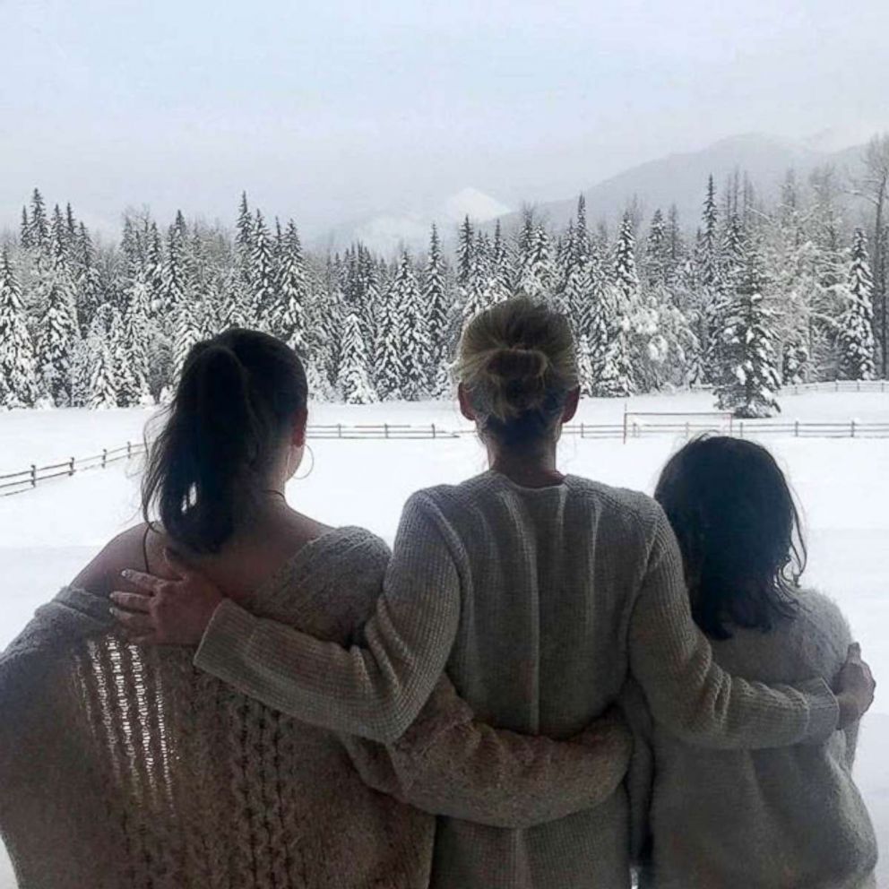 PHOTO: Amy Robach poses with her daughters on Christmas Day 2017.