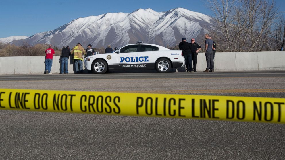 PHOTO: In this March 7, 2015 photo, officials respond to a report of car in the Spanish Fork River in Spanish Fork, Utah. An 18-month-old girl survived.