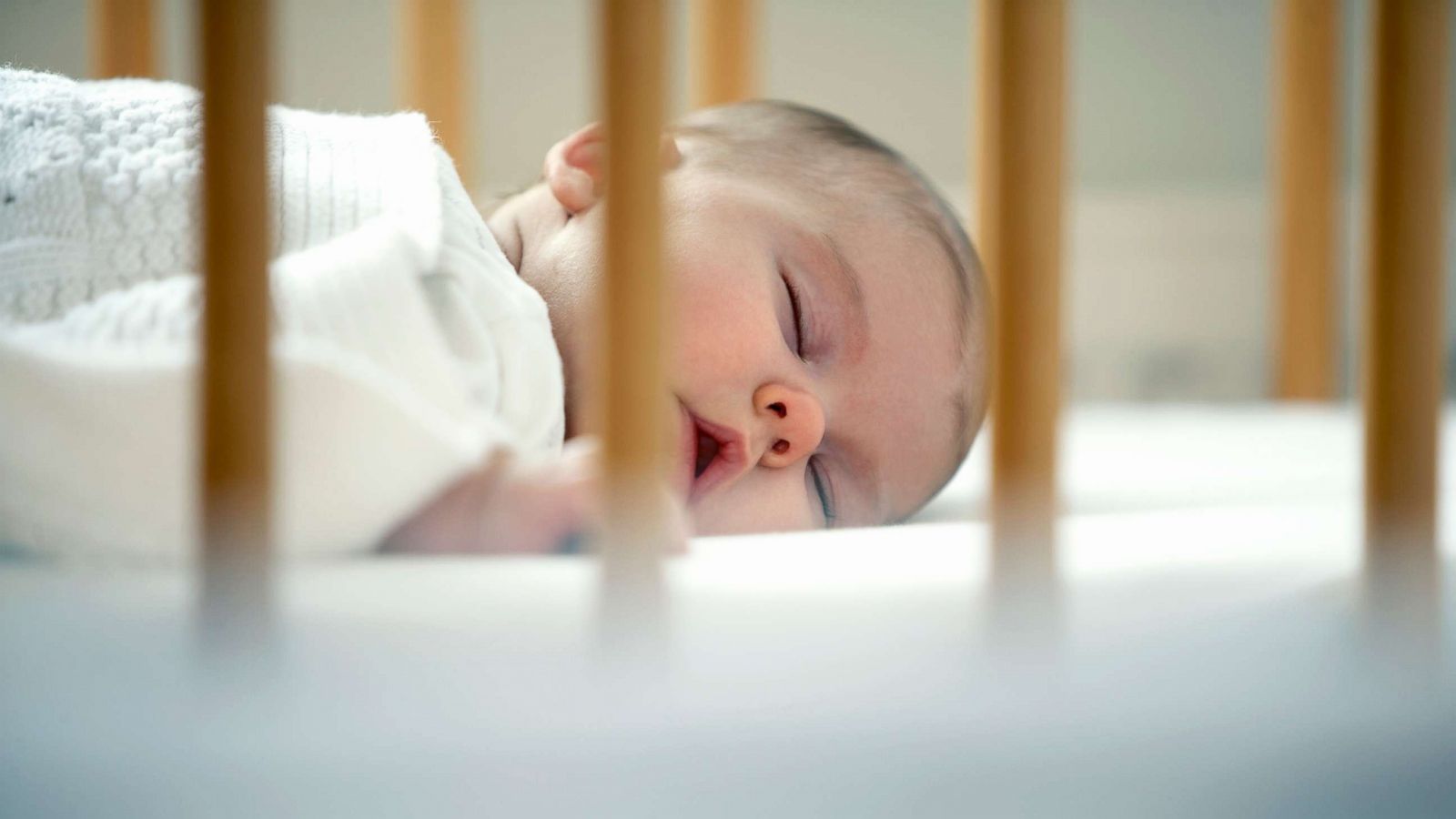https://s.abcnews.com/images/Health/baby-sleeping-crib-rf-gty-jc-180822_hpMain_16x9_1600.jpg