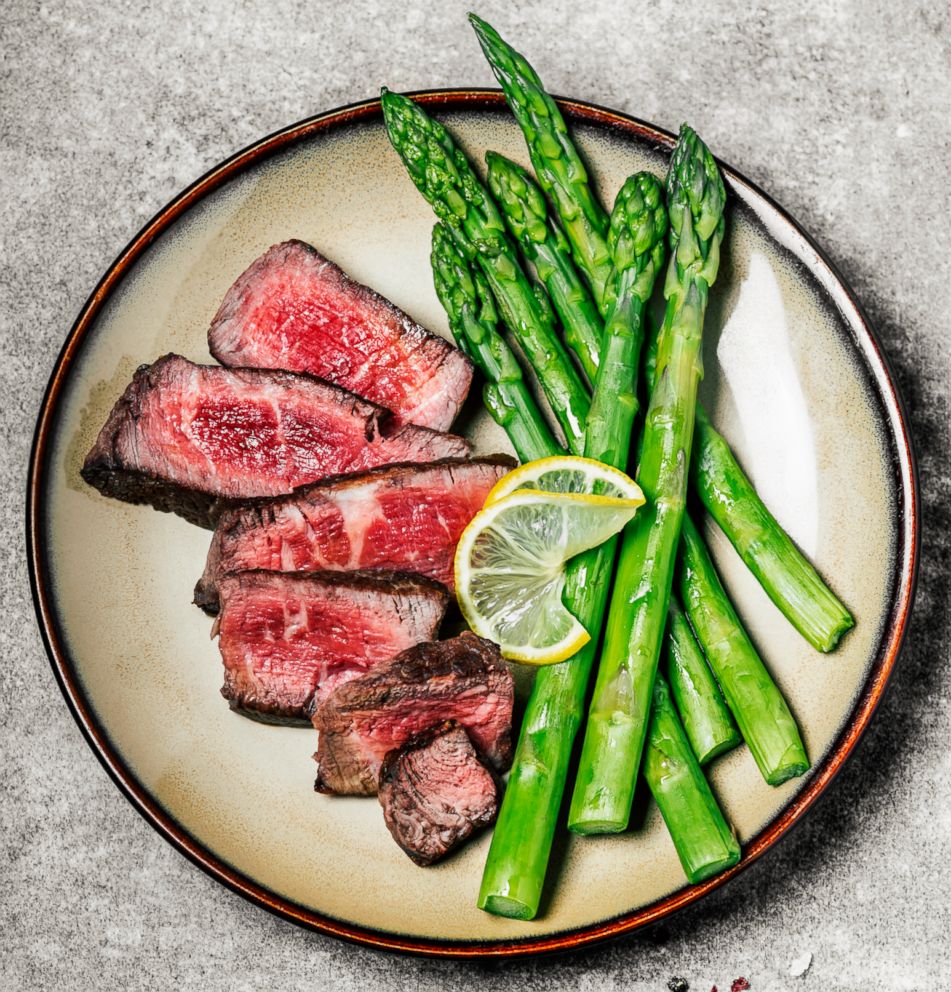 PHOTO: Sliced steak with asparagus is a good meal for someone on a keto diet. 