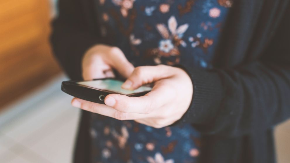 Catherine Price shares tips in "How to Break Up With Your Phone" on phonebreakup.com.
