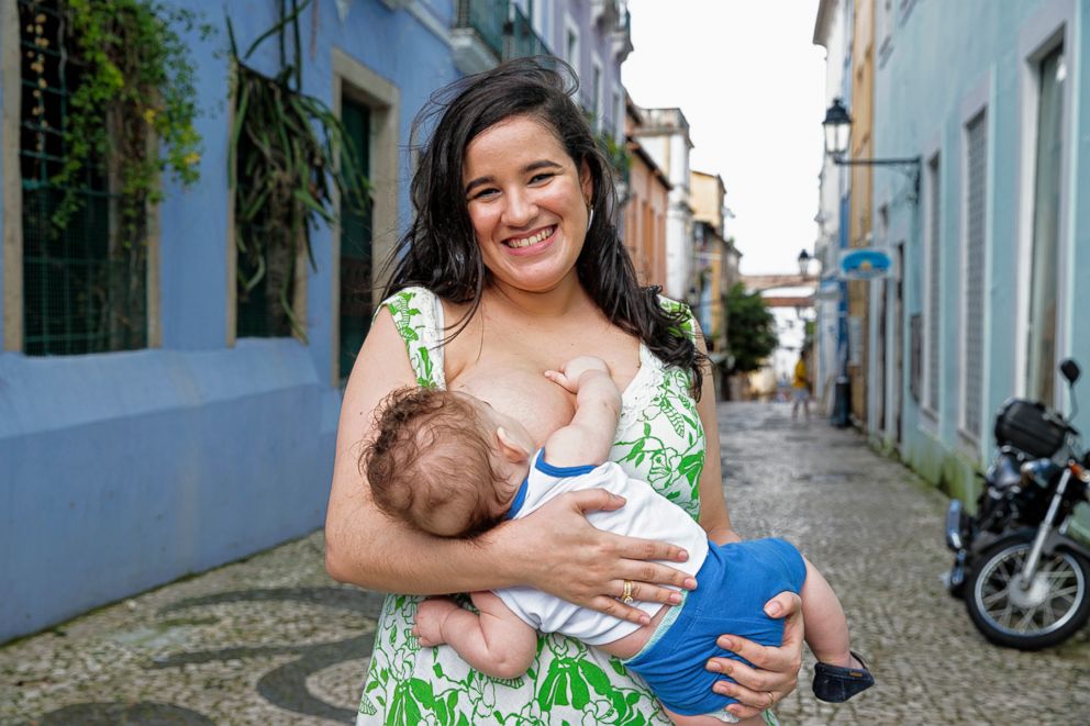 PHOTO: Glenda poses while breastfeeding in Brazil.