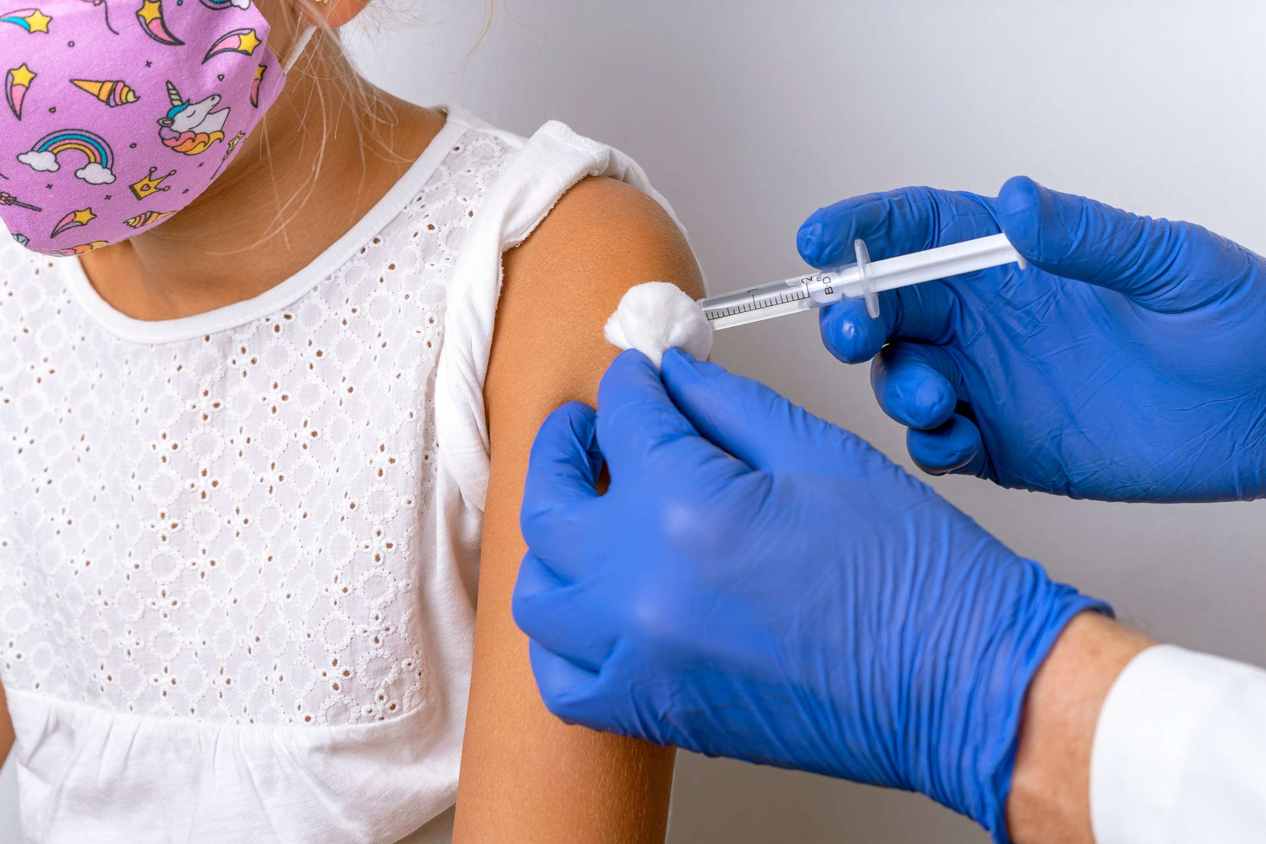 PHOTO: A young girl receives a vaccination injection in an undated stock image.