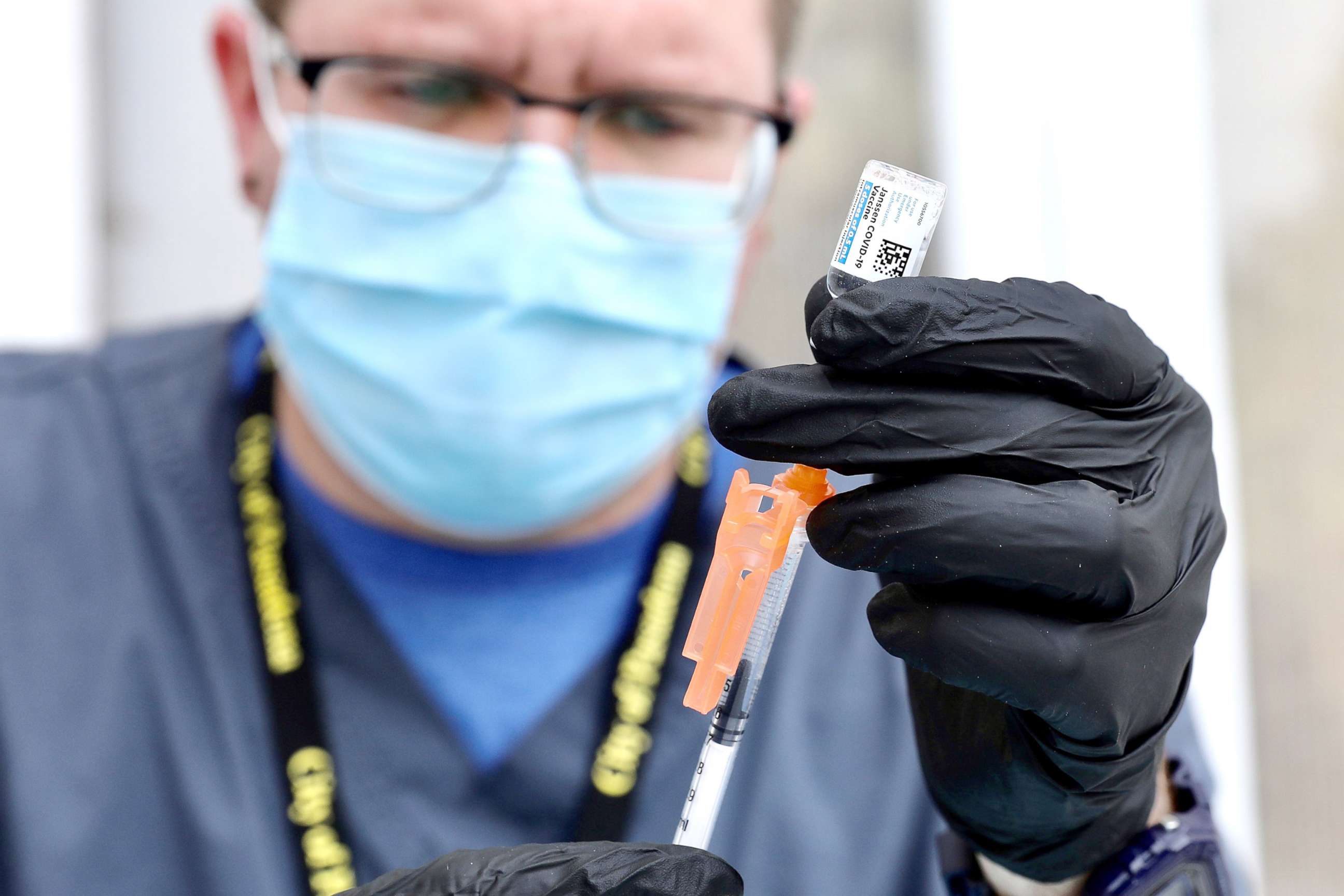 PHOTO: A medical worker prepares the COVID-19 vaccines at a vaccination clinic in Pasadena, Calif., Aug. 19, 2021.