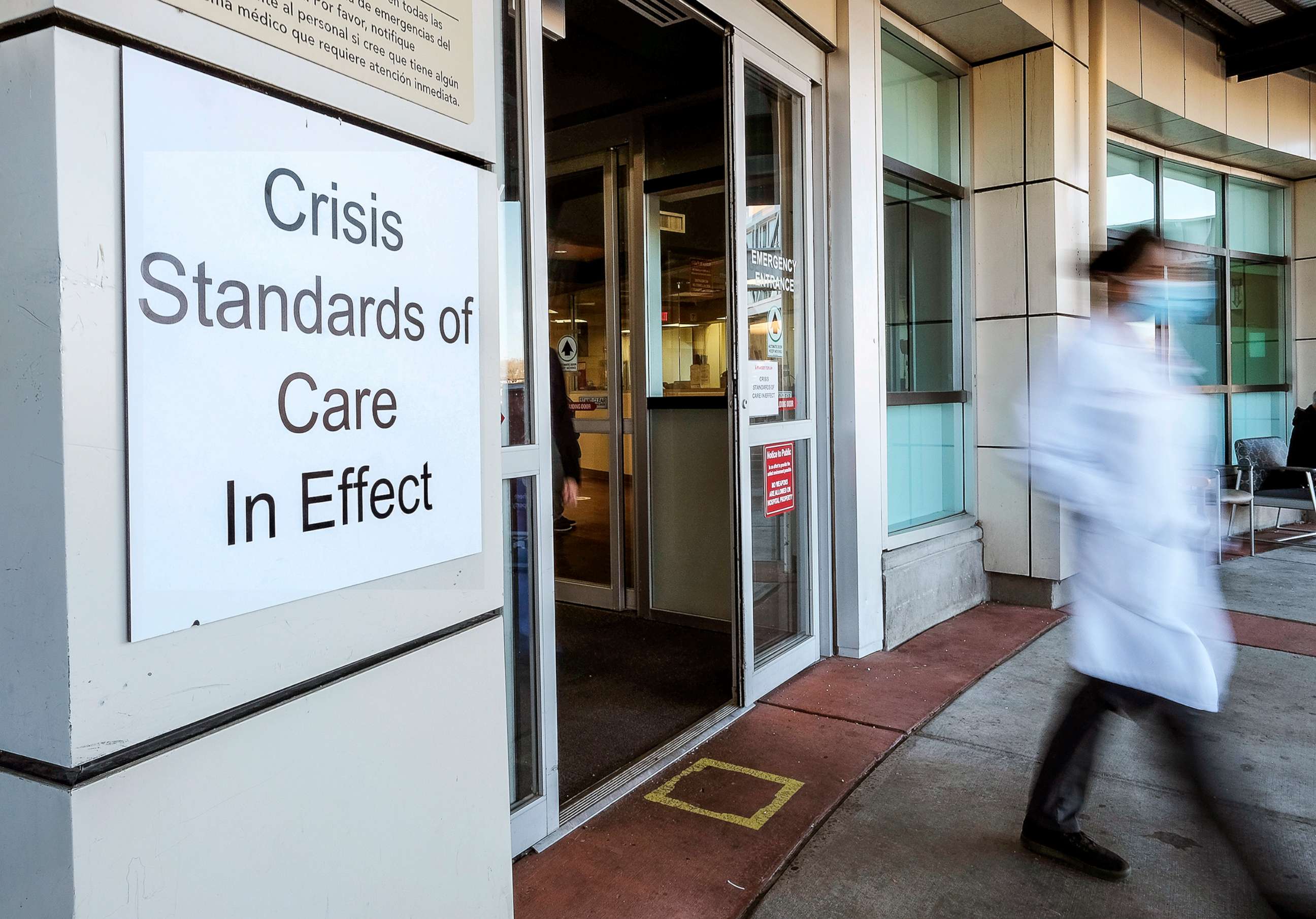 PHOTO: A sign outside of the Presbyterian Hospital Emergency Room as a rise in Covid-19 cases prompts a "Crisis Standards of Care" to take effect at many hospitals throughout the state, Jan. 10, 2011, in Albuquerque, N.M.