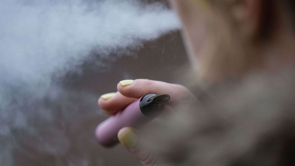 E-cigarette sales spiked between 2020 and 2022, new CDC report says