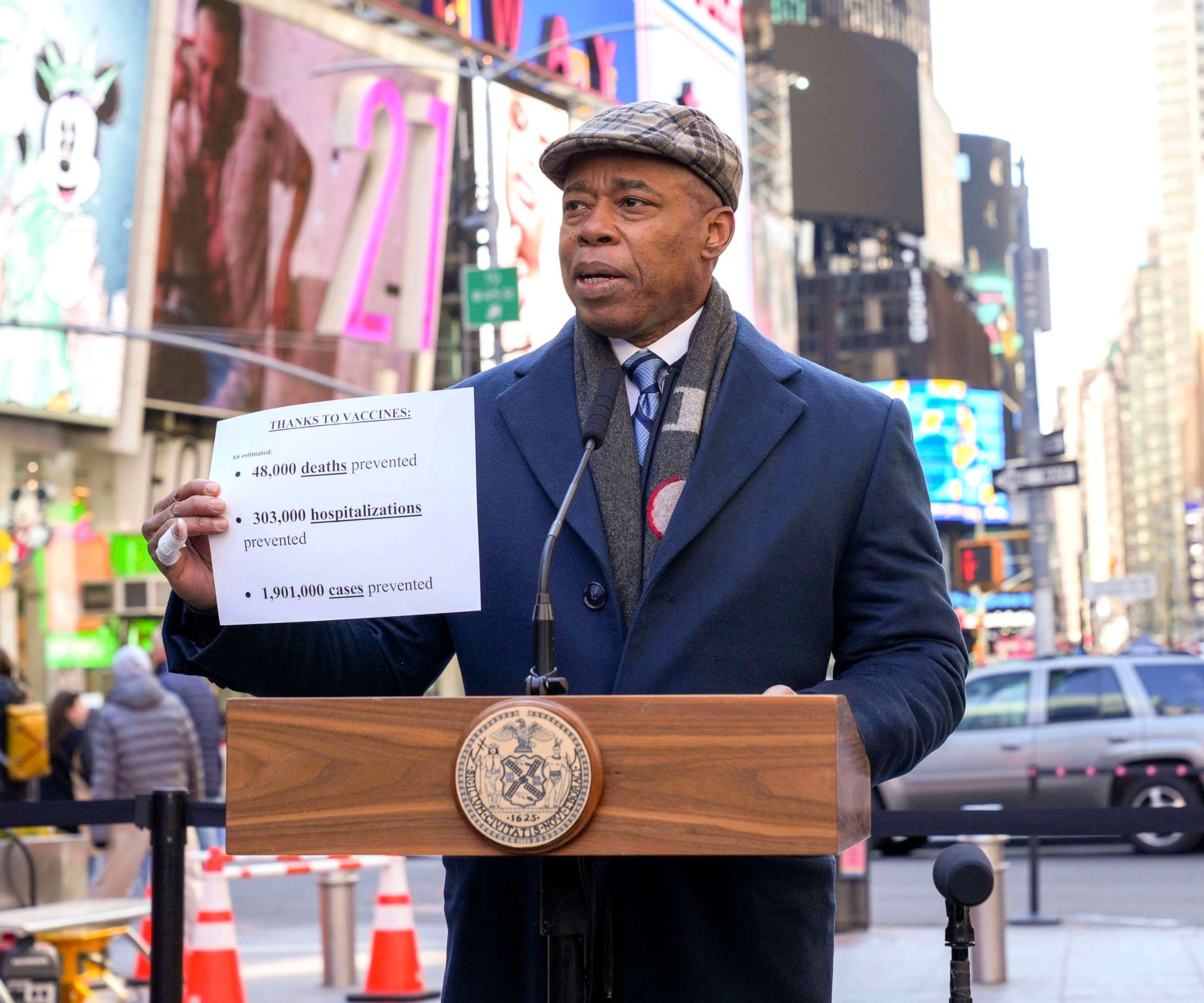 PHOTO: New York City Mayor Eric Adams press holds a conference on March 4, 2022 to announcethe official lifting of the mask mandate for students in New York City Public Schools.