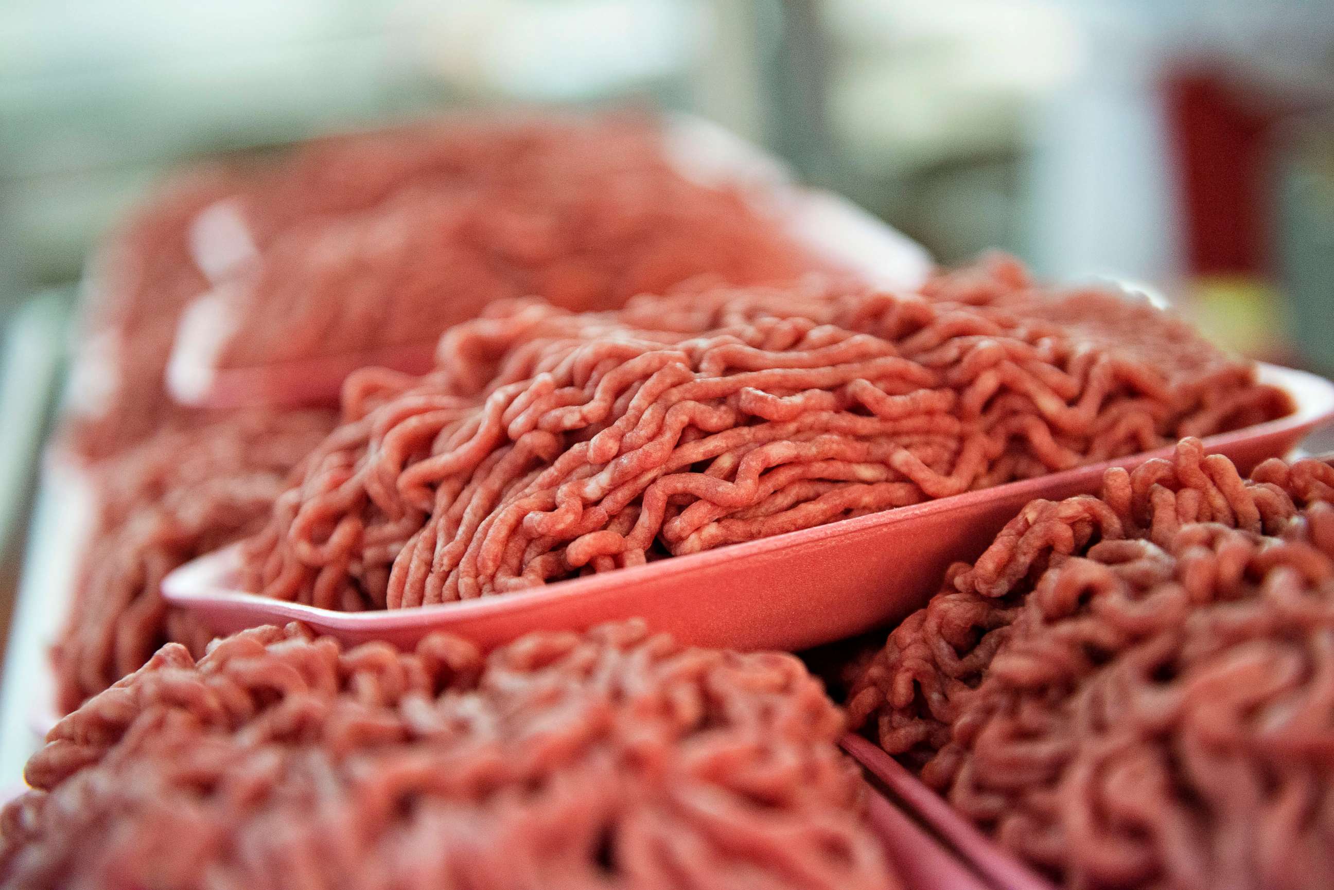 PHOTO: Trays of ground beef sit on a rack in the meat department of a supermarket in Princeton, Ill., July 2, 2014.