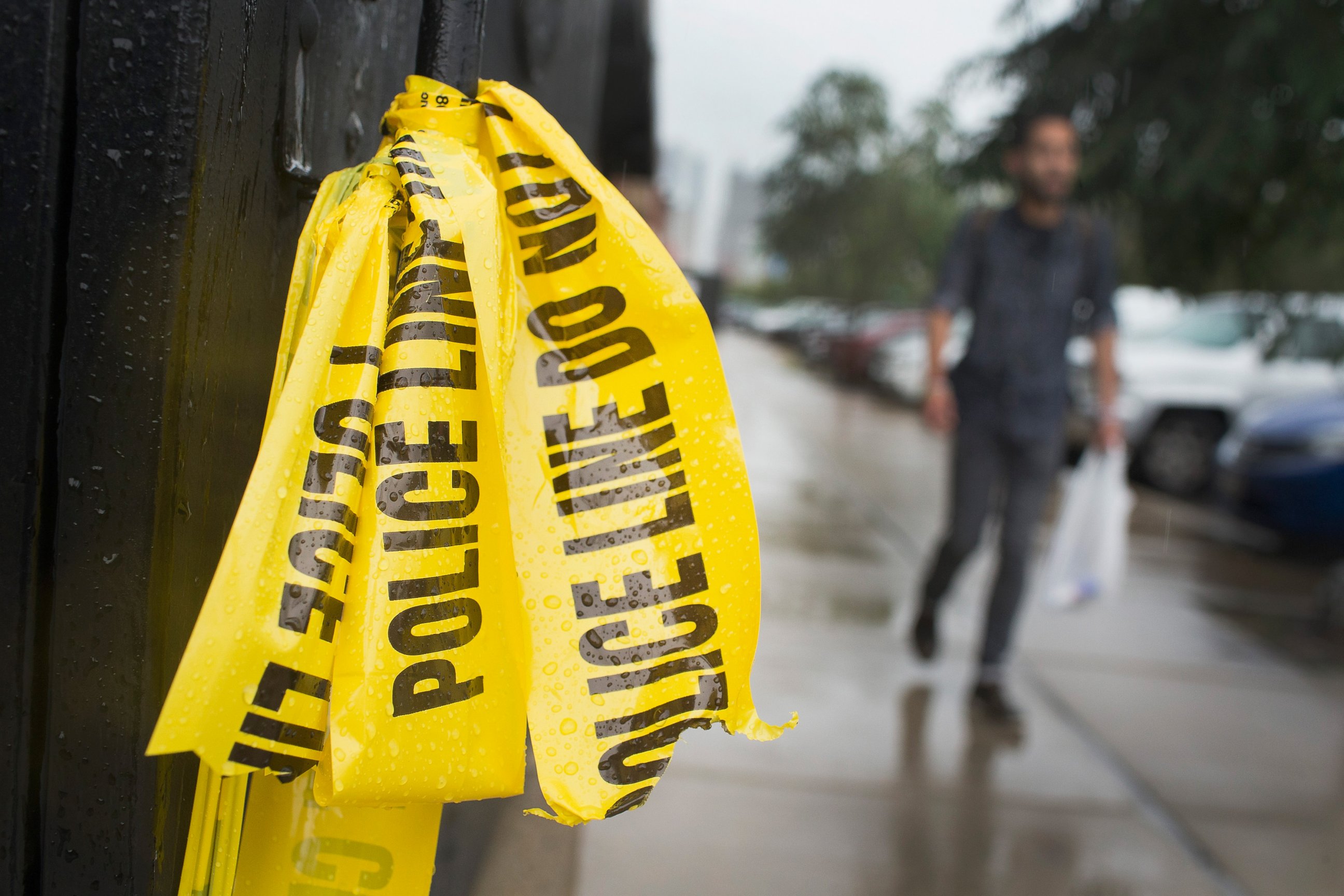 PHOTO: Crime scene tape hangs in the West Loop restaurant district where a 23-year-old man was shot and killed over the Labor Day weekend on Sept. 8, 2015 in Chicago.