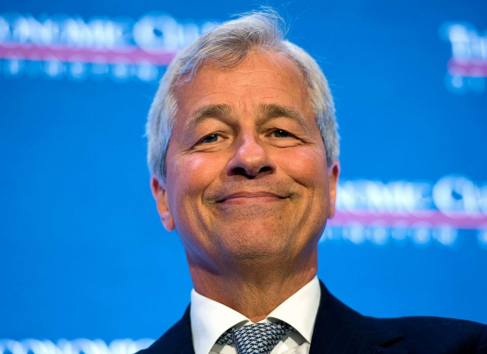 PHOTO: Jamie Dimon, chairman and CEO of JPMorgan Chase, participates in an interview at the Economic Club of Washington in Washington, D.C., Sept. 12, 2016.