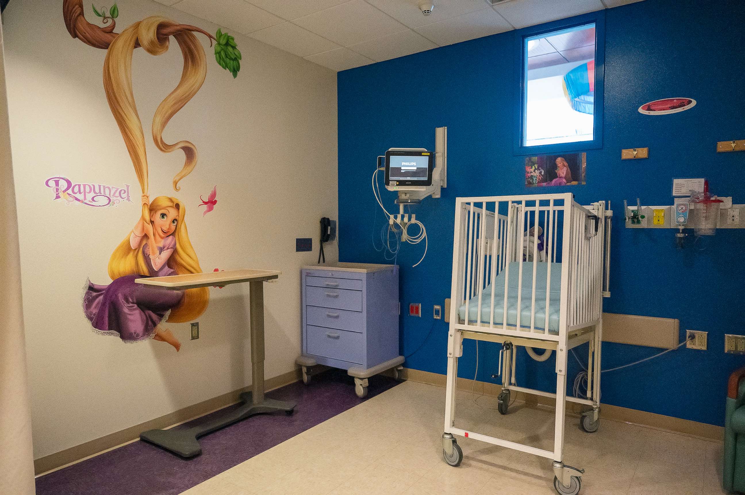 PHOTO: A room at University of New Mexico Hospital (UNMH) awaits young patients affected by the RSV Surge, Albuquerque, New Mexico, Nov. 14, 2022. The surge is having an impact on hospitals.