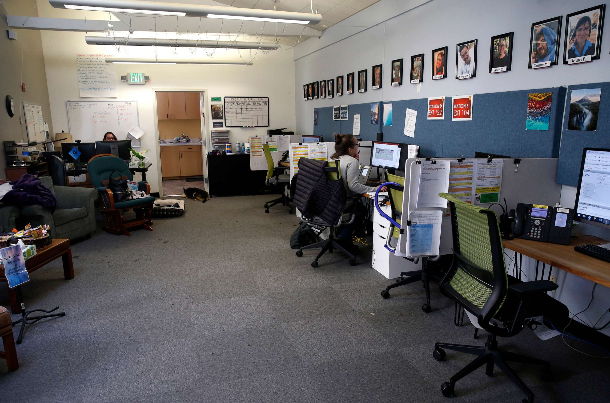 PHOTO: Crisis Support Services of Alameda County in Oakland, Calif., April 14, 2020.