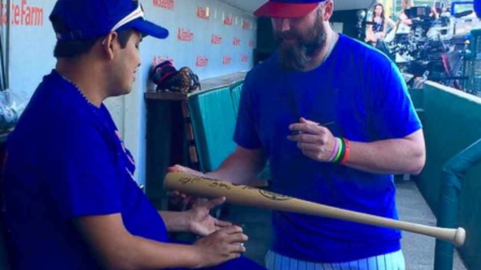 Chicago Cubs 'Sign' Teen Fan With Brain Cancer For a Day at