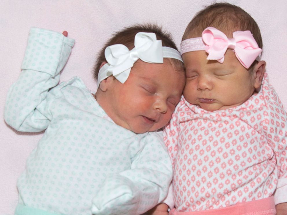 PHOTO: Kaylee and Kira born at Saint Luke's East Hospital in Lee's Summit, Missouri.
