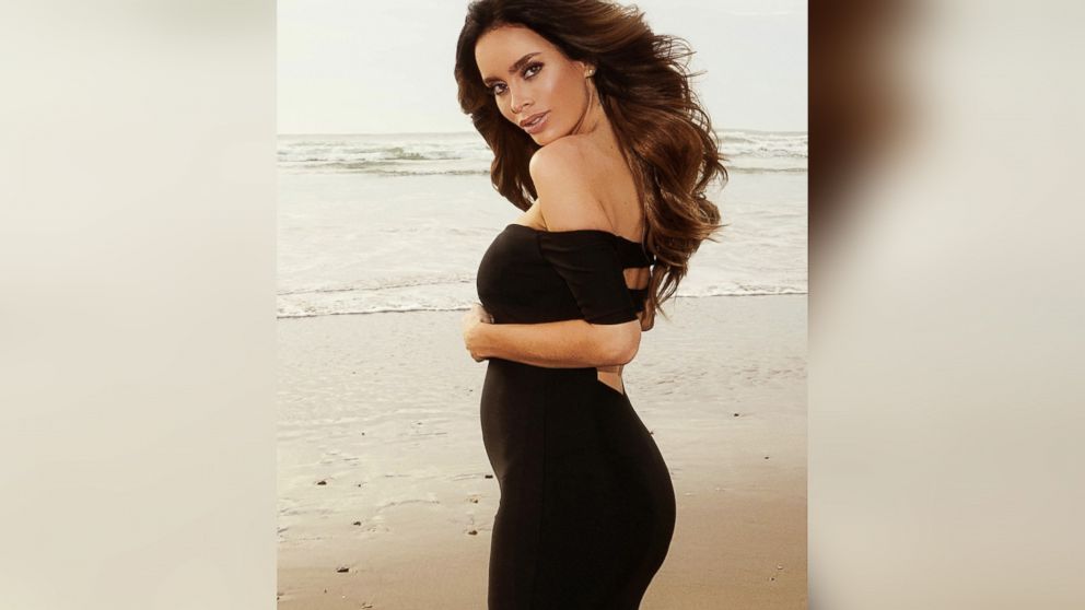 Pregnant Model Sarah Stage Defends Her Tiny Baby Bump - ABC News
