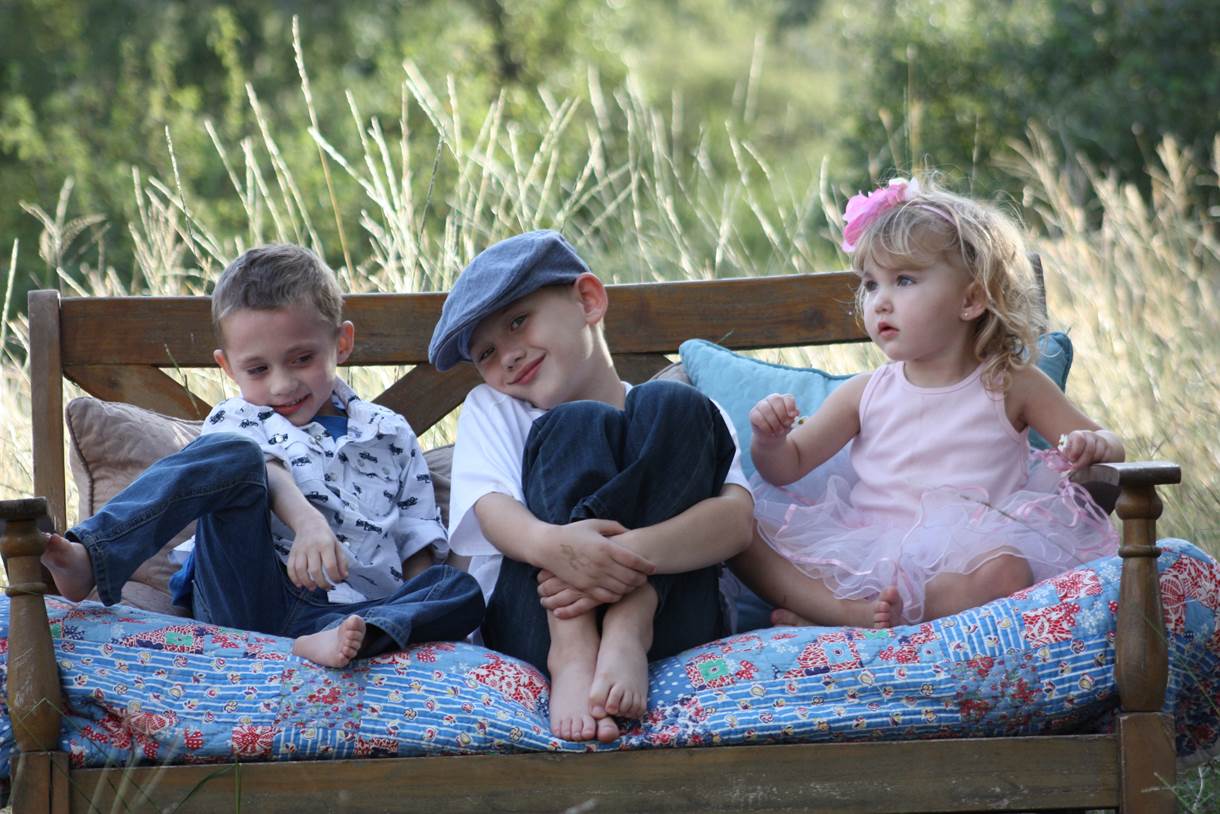 PHOTO: Whitnie Strauss's son, Reid, pictured on the left with his siblings Rhett and Cora, had been to 20 doctors before he was 2 and a half, but no one could figure out what was causing all his symptoms.