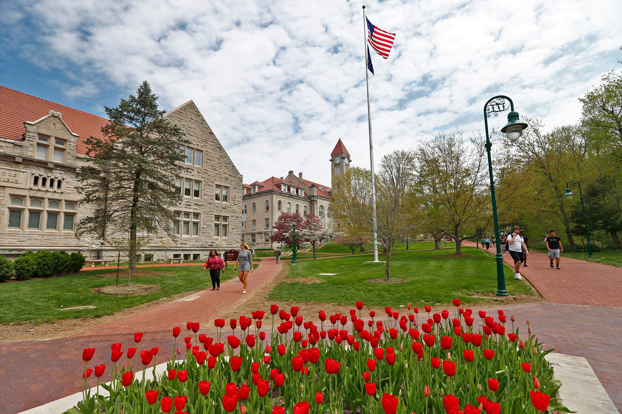 PHOTO: Flowers bloom on the campus of Indiana University in Bloomington, Ind., April 23, 2019.