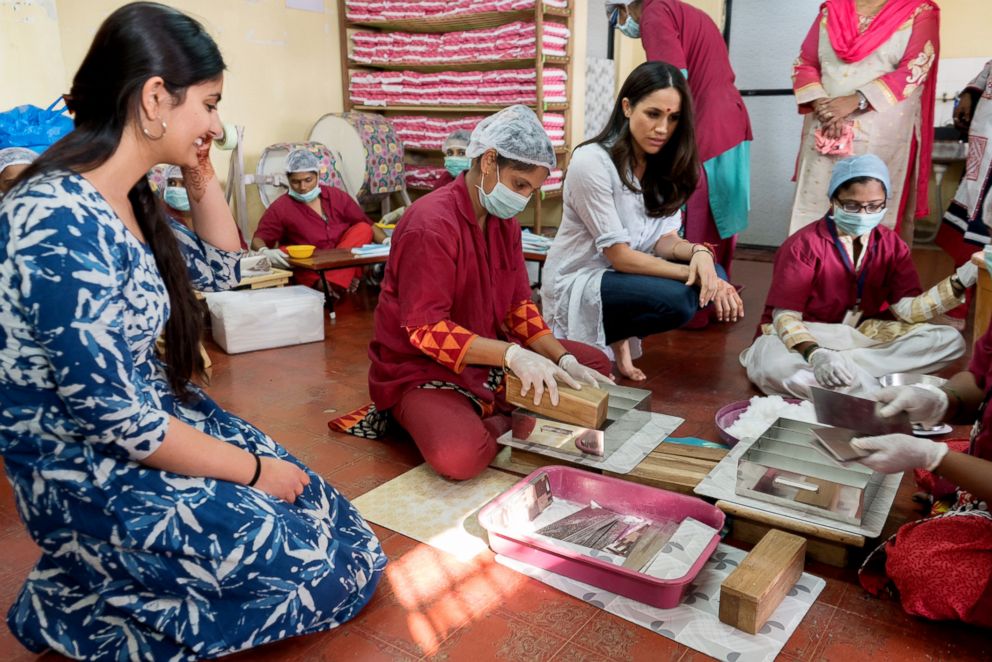 PHOTO: Meghan Markle meets with women in India on a visit with the Myna Mahila Foundation.