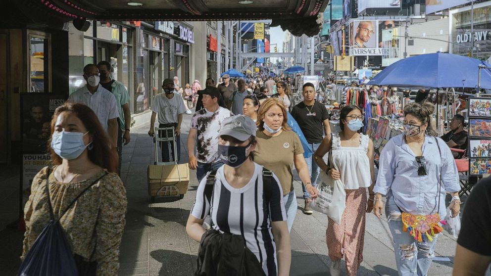 Φωτογραφία: Πεζοί στην Times Square στη Νέα Υόρκη, 22 Μαΐου 2022.