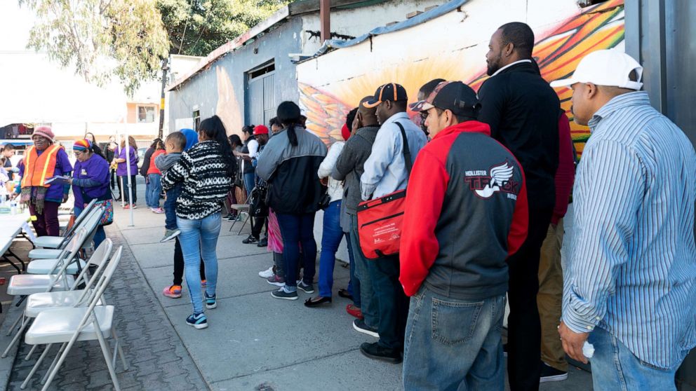 Asylum Seekers Suffer Physical Mental Health Problems In Crowded Shelter Abc News