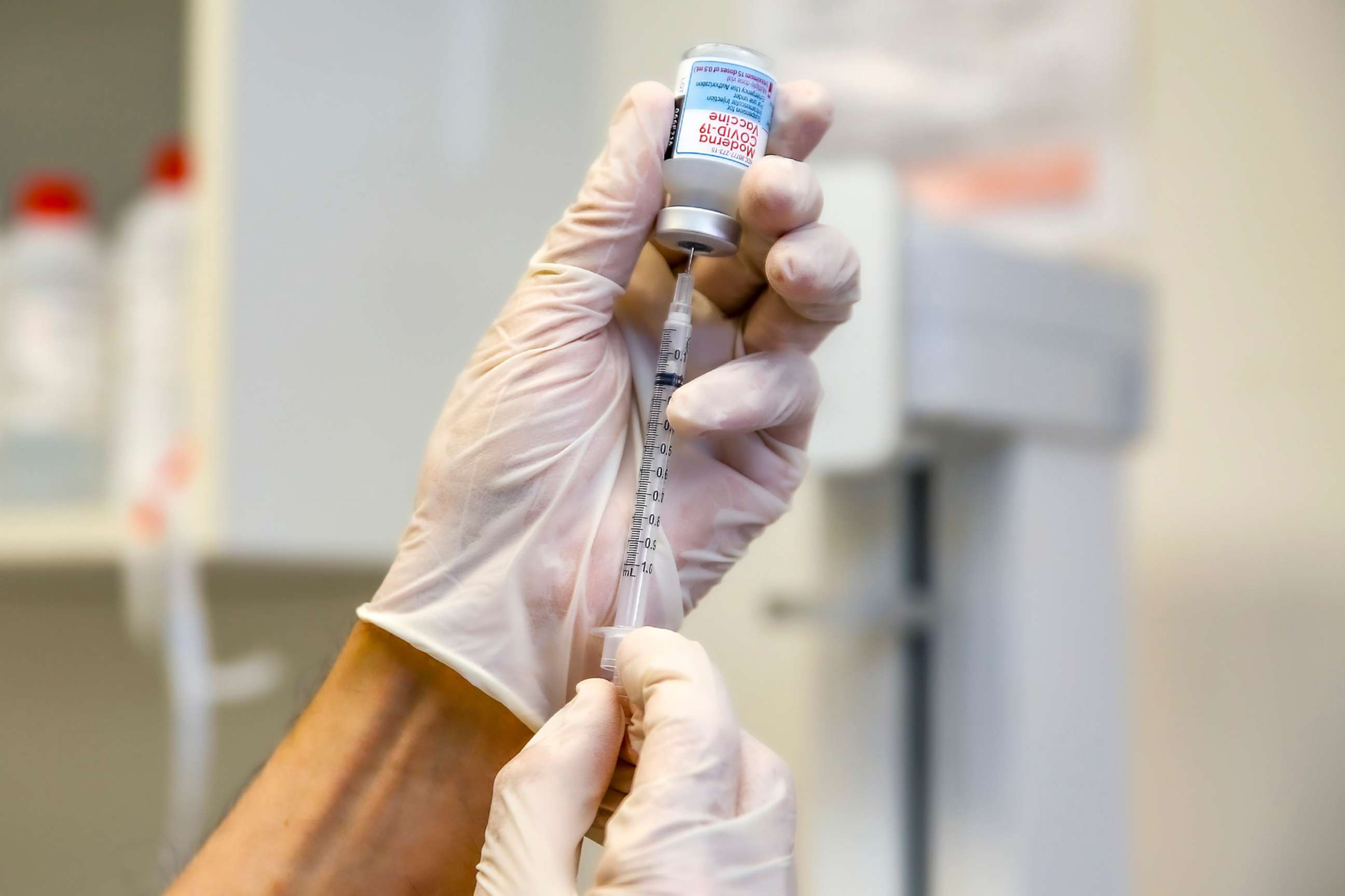 PHOTO: A dose of Moderna vaccine for Covid-19 is prepared in Flintridge, Calif., Nov. 16, 2021.