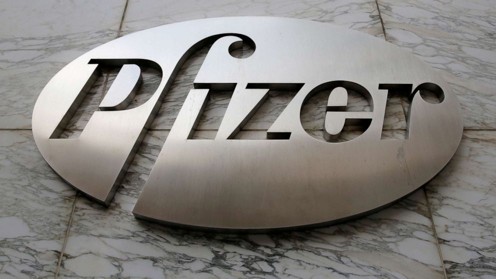 PHOTO: The Pfizer logo is seen at the company's world headquarters in Manhattan, New York, Aug. 1, 2016.