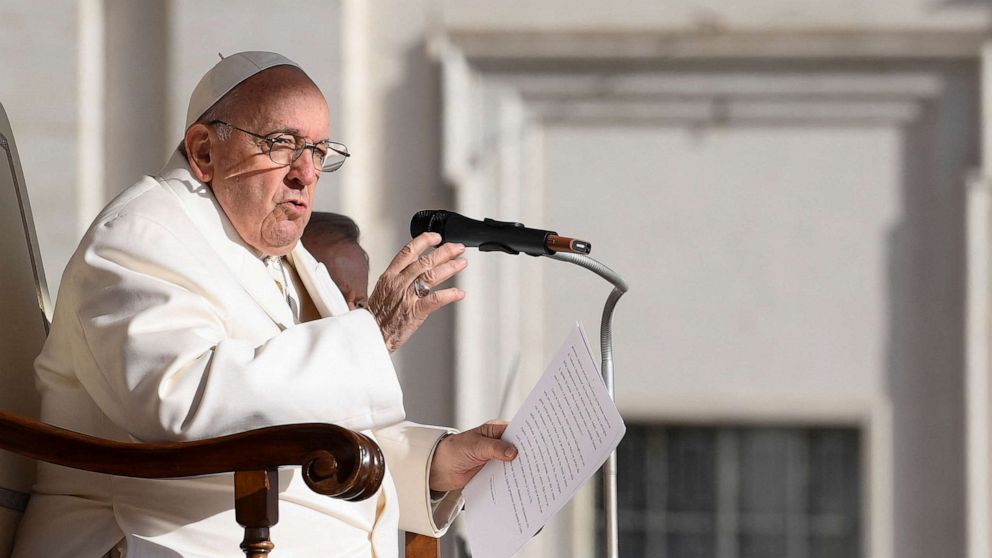 Pope Francis leaves hospital after recovering from bronchitis