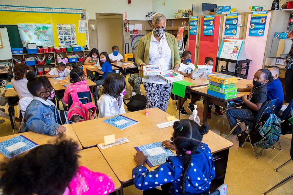 PHOTO: Joy Harrison instructs her second graders ahead of California Gov. Gavin Newsom visiting the classroom at Carl B. Munck Elementary School in Oakland, Calif., Aug. 11, 2021.