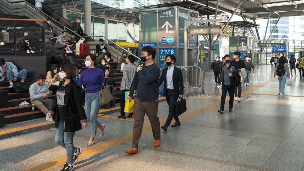 PHOTO: Passengers wearing face masks as a preventive measure at the Seoul Train Station in Seoul, South Korea on April 30, 2020, during the Coronavirus (COVID-19) crisis.