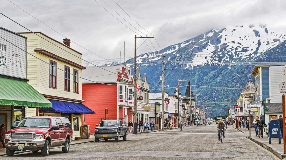 In this small Alaskan town, 5 COVID cases meant an immediate lockdown ...