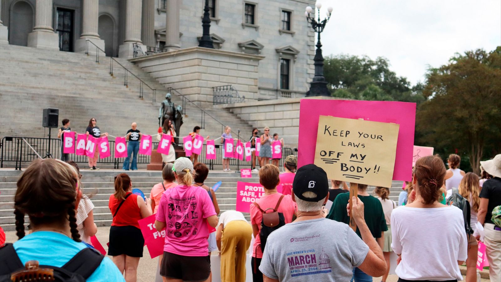 South Carolina's Supreme Court strikes down 6-week abortion ban - ABC News