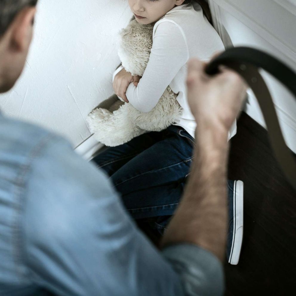 Spanking 'harms kids', says leading doctors group parents against - ABC News